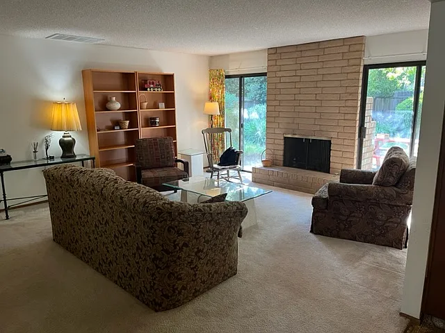 1 bed, 1989 sqft, $895 — Photo 3