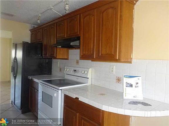 5th image of 8209 NW 8th St #1