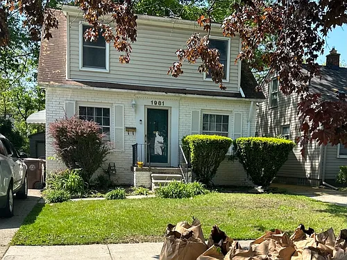 1981 Roslyn Rd Photo 1
