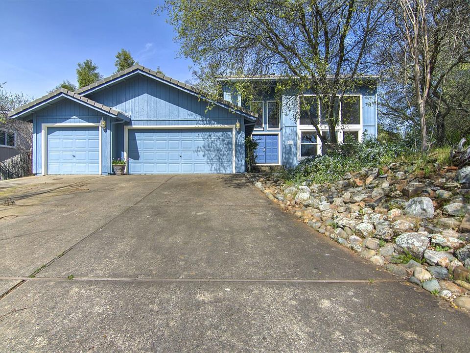1st image of 2676 Hillcrest Dr