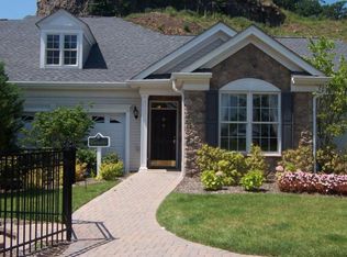 77 Cobble St, Clifton, NJ 07013