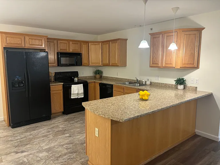 4 Commonwealth Dr — Photo 45