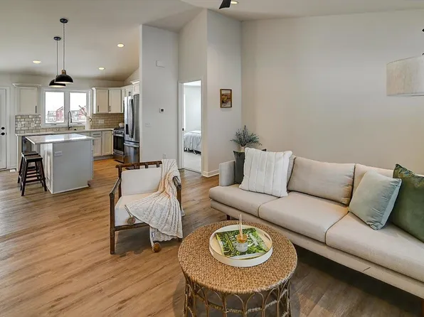 6649 Gehrig Pl, Deforest, WI 53532