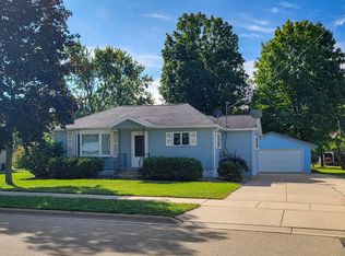 301 W Howard St, Manawa, WI 54949
