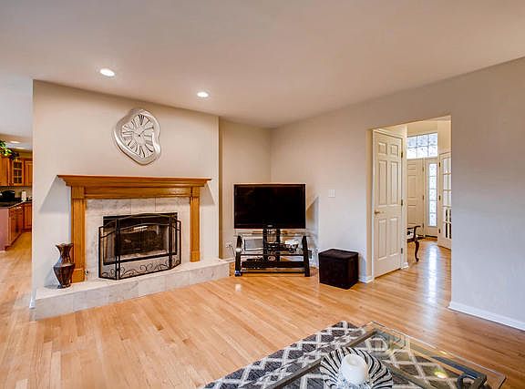 3rd image of 16148 Chablis Ln