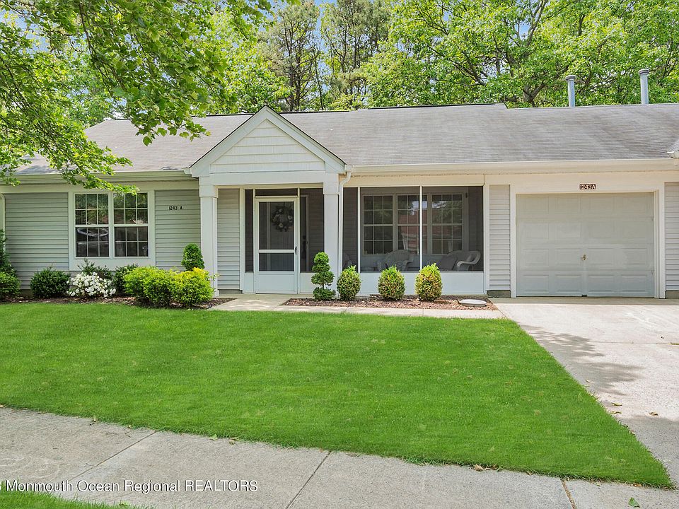 1st image of 1243A Thornbury Lane