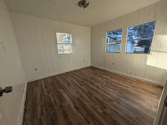 3rd image of 110 Carter Ave