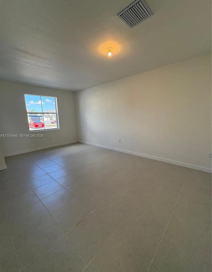 3 bed, 2.5 bath, 1545 sqft, $2,550 — Photo 3