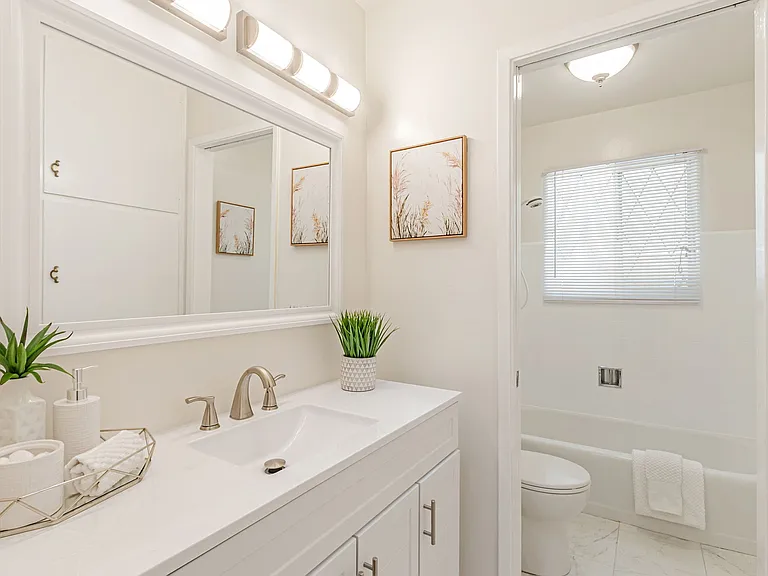 7624 Erin Way — Photo 13