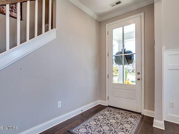 3rd image of 503 Goldie Ln
