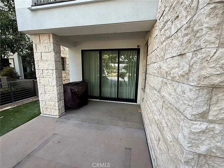 5907 S Westlawn Ave — Photo 3