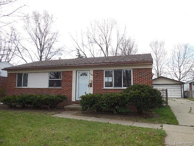 1st image of 34861 Lynn Dr