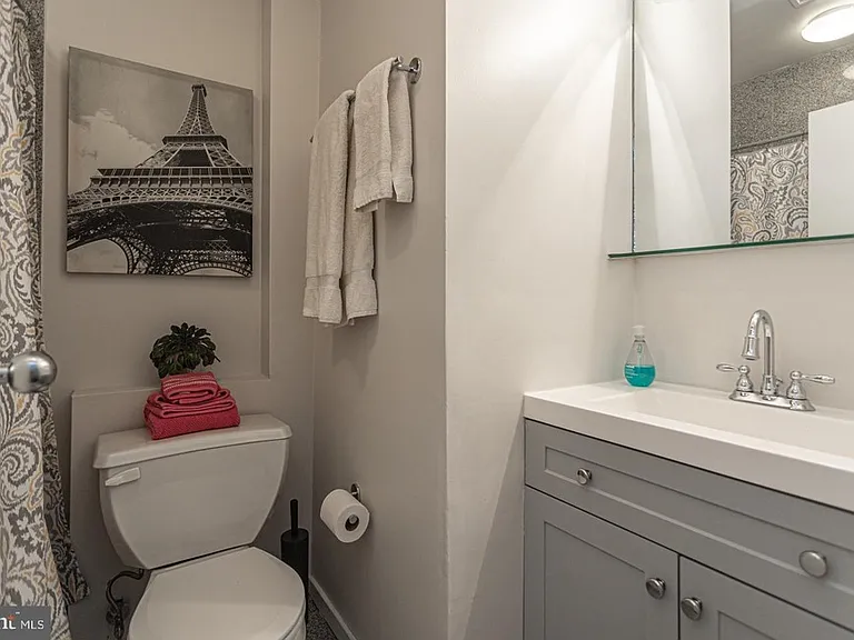 182 Gay St #501 — Photo 25