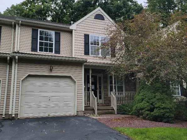 104 Fox Hollow Dr, Drums, PA 18222