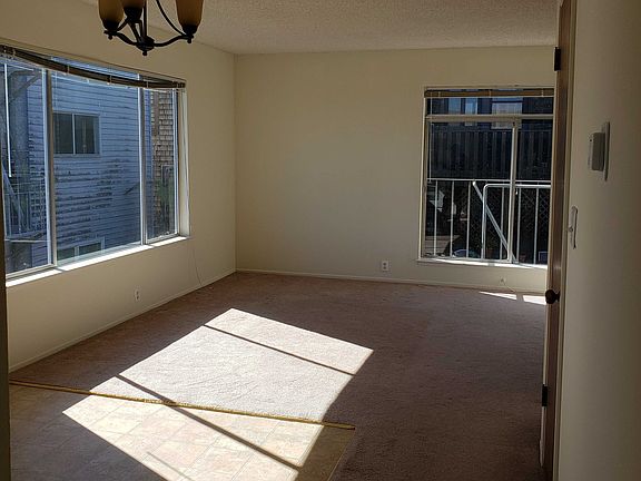 5th image of 282 Castro St #5