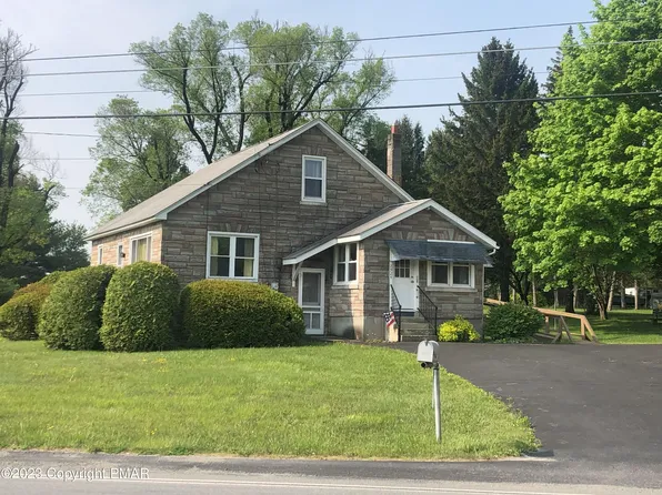 2924 Locust Ridge Rd, Pocono Lake, PA 18347