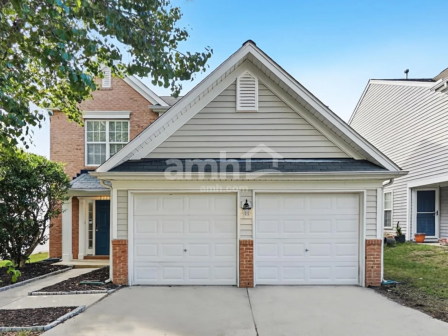 4 bed, 2.5 bath, 1859 sqft, $2,155 — Photo 1