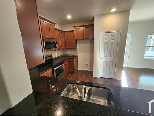 3217 Jackal Dr — Photo 6