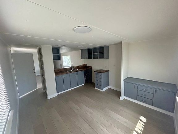 3rd image of 3607 Ohio Ln #53