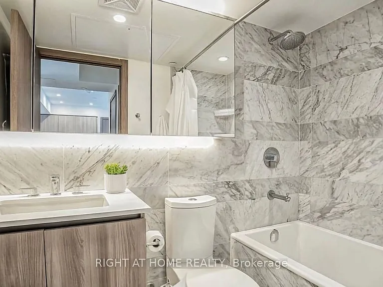 19 Bathurst St #605 — Photo 9
