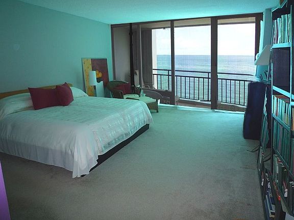 Direct Ocean Master Bed