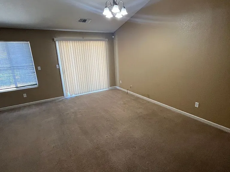 550 Castlerock Ave — Photo 13