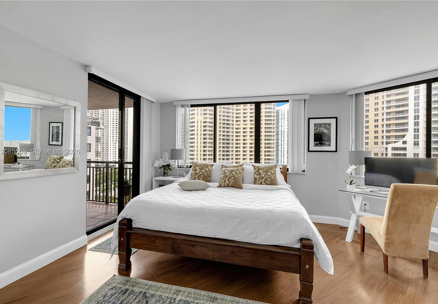 Brickell Key Ii Condo — Photo 3