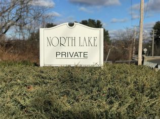 35 N Lake Dr #35, Hamden, CT 06517