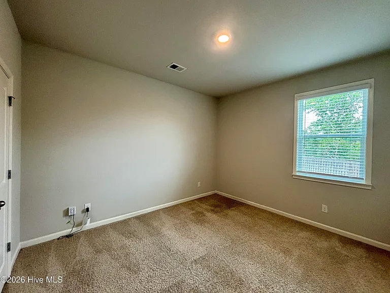 240 Callahan Dr — Photo 13
