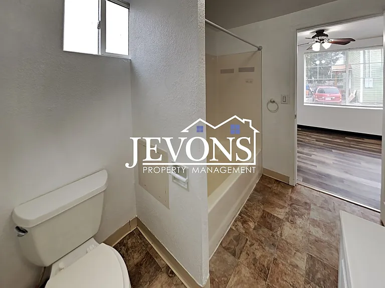 1509 Swan Ave — Photo 18