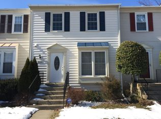 8008 Dayspring Ct, Springfield, VA 22153