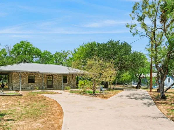 465 Oriente, Pleasanton, TX 78064