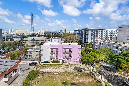 Saffron Apartments Photo 1