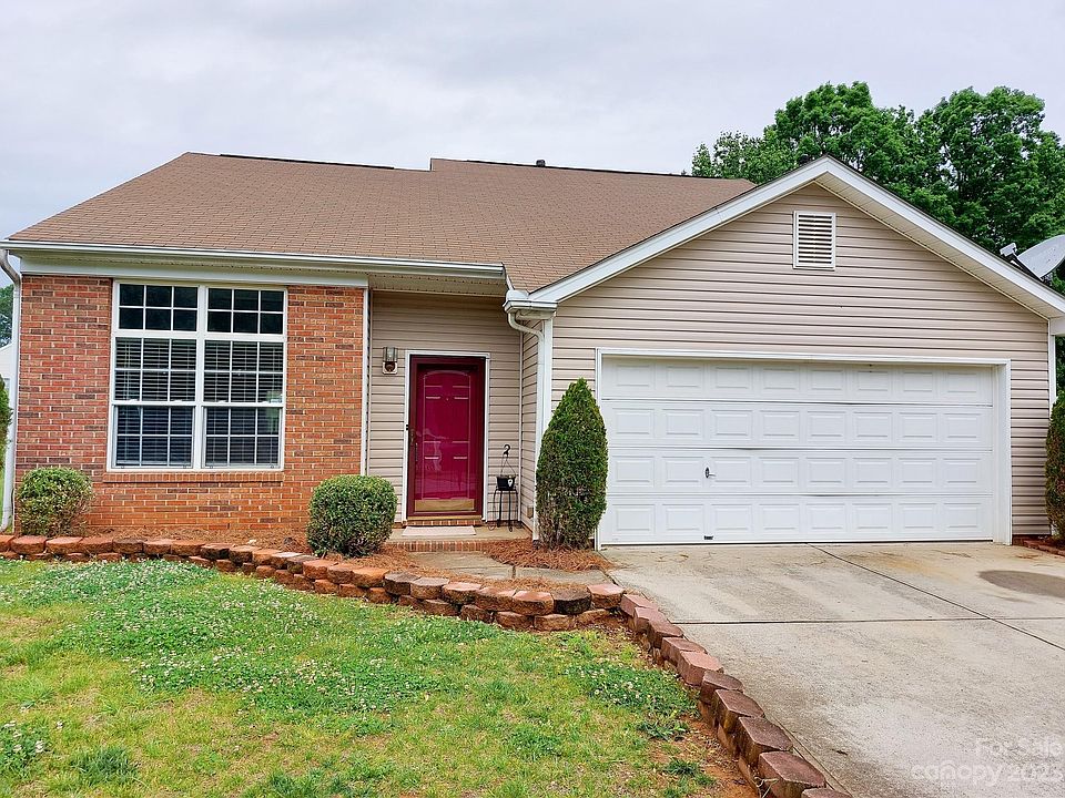 1st image of 1414 NE Clooney Ln