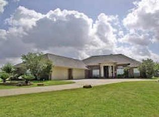 3023 Mandale Rd, Friendswood, TX 77546