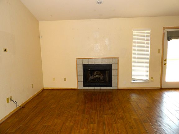 4th image of 4827 SE Tattershall Way