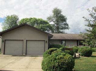 1285 Maple St, Jacksonville, IL 62650