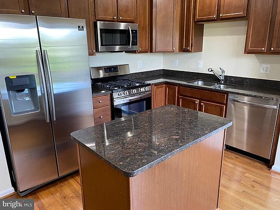 3rd image of 2908 Chinkapin Oak Ln #187
