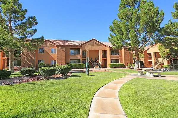 Alterra Apartments — Photo 2