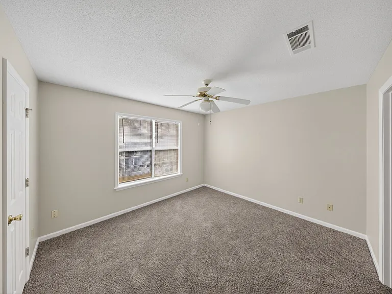1469 Green St #E2 — Photo 8