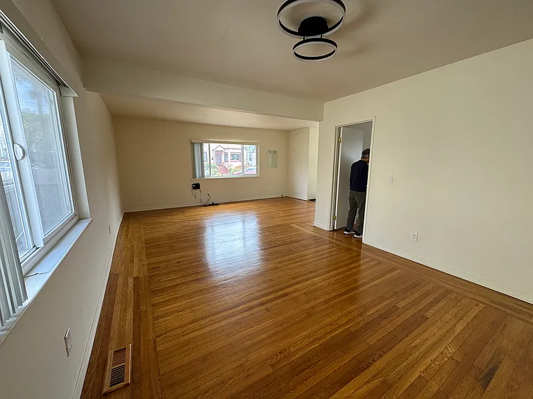 3245 Texas St — Photo 9