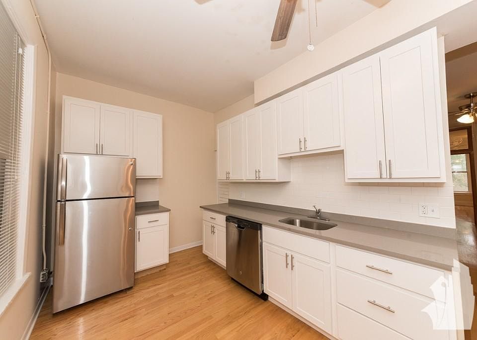 1st image of 1208 W Wrightwood Ave APT 2L