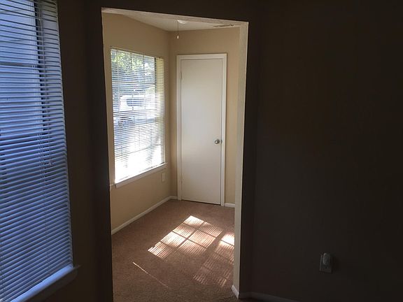3rd image of 415 Northlake Blvd APT 1090
