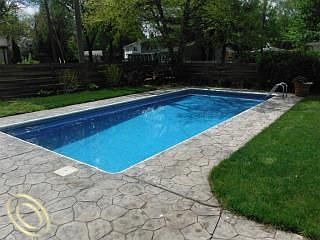 3rd image of 31629 Alabama St