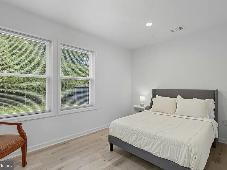 5206 Gilpin Dr — Photo 9