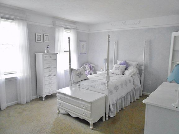 Large/Bright Bedrooms