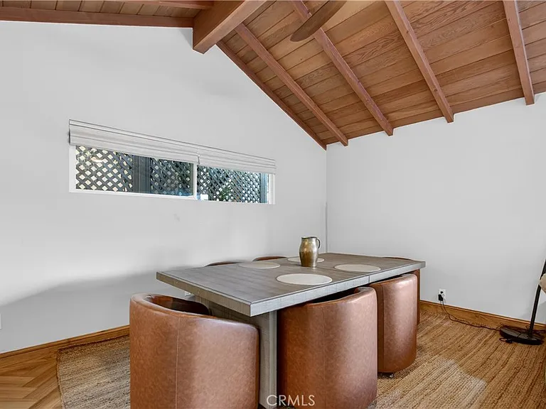 225 Iris Ave — Photo 5