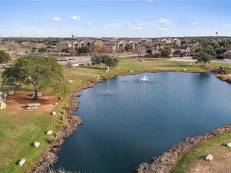 2121 Local Rebel Loop — Photo 21