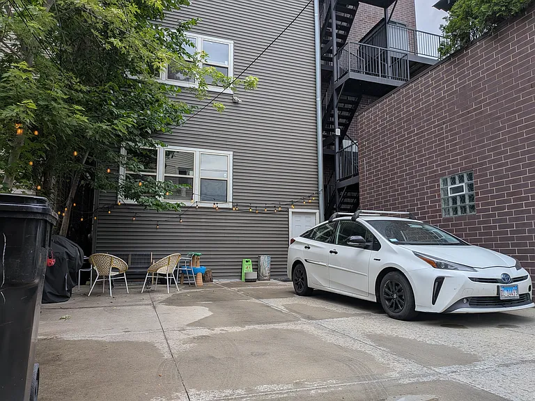 941 N Hoyne Ave #1 — Photo 37