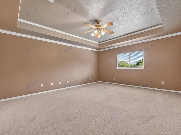 914 Dove Creek Trl — Photo 11